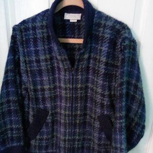 Boyne Valley will zip front jacket with zip off sleeves